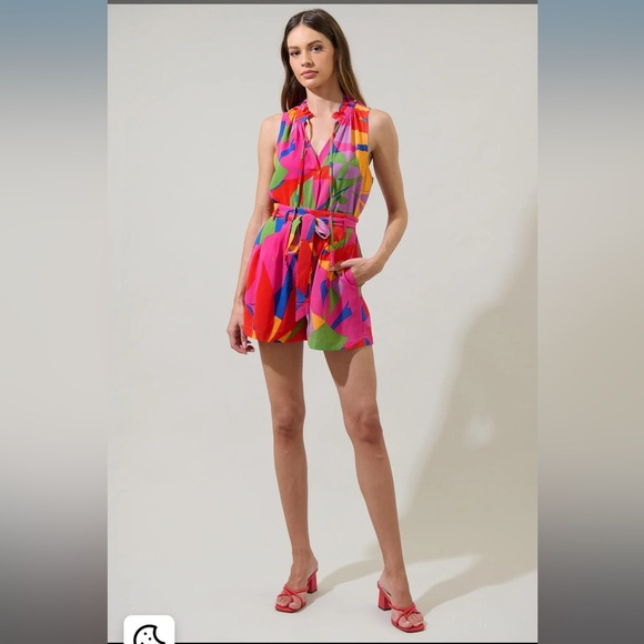 SugarLips Soleil Abstract Miley Sleeveless Blouse & Wave High Waisted Shorts Set - Picture 4 of 10